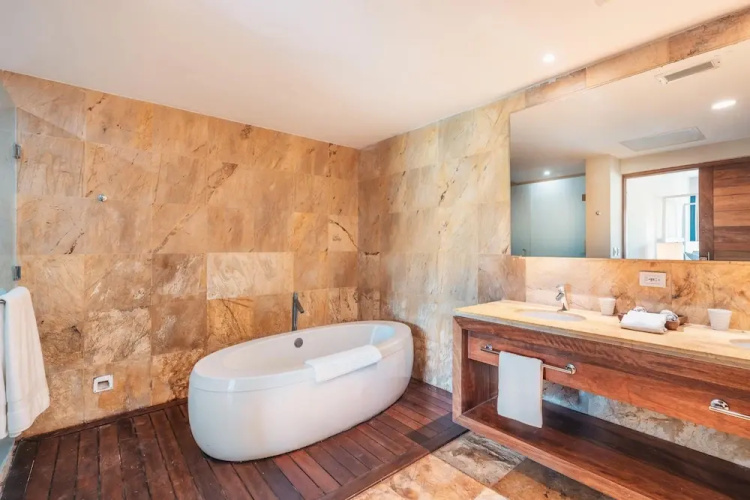 Apt w 2br-beachfront Private Pool in Sotogrande