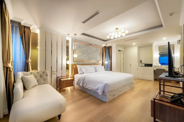 Nine River Hotel