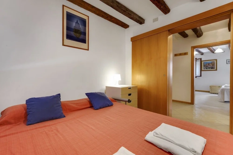 2 Bedrooms Cottage