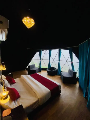 HR 26 Hotels & Resorts
