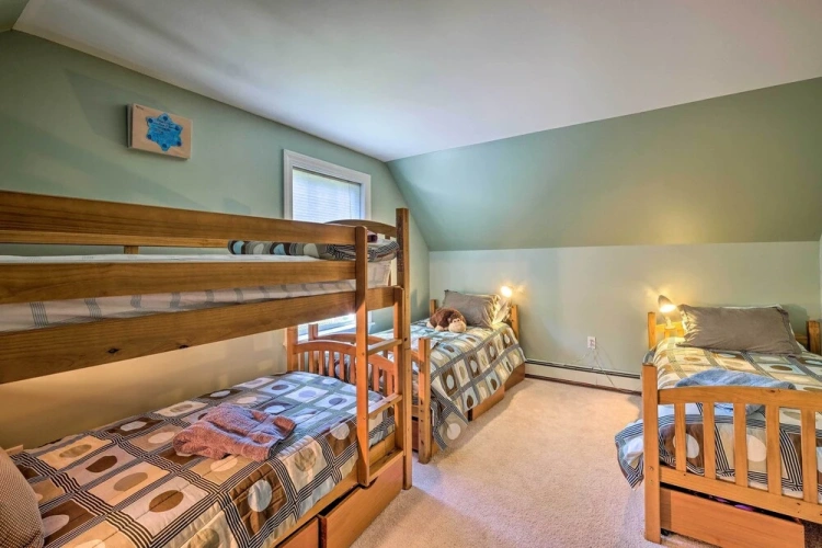 5 Bedrooms Cottage