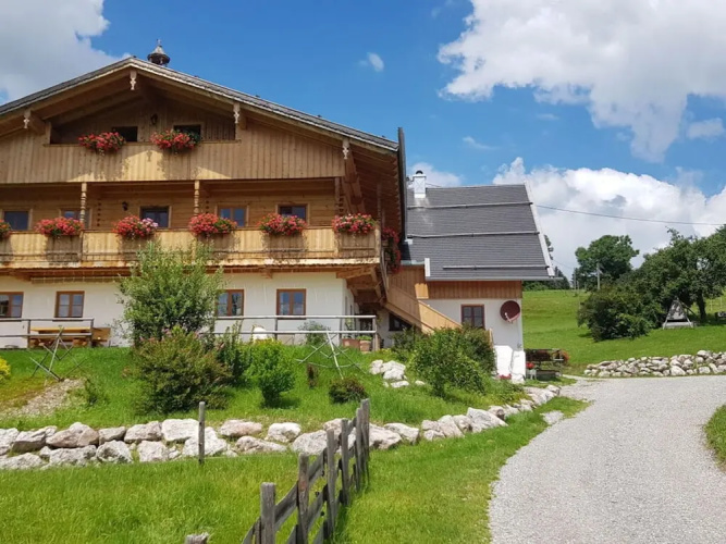 Characteristic Apartment in Bernbeuren
