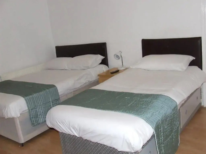Cedars House Hotel