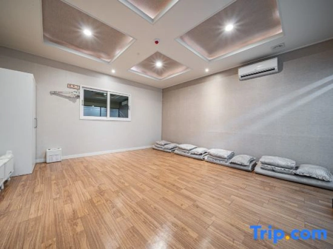 Standard Family room