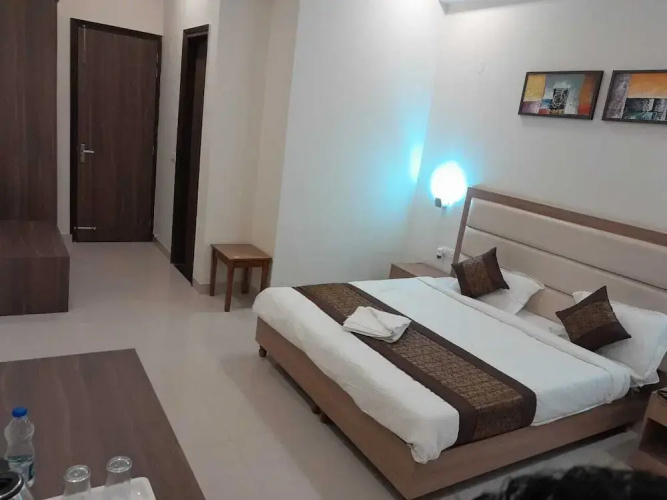 Hotel The Luxem