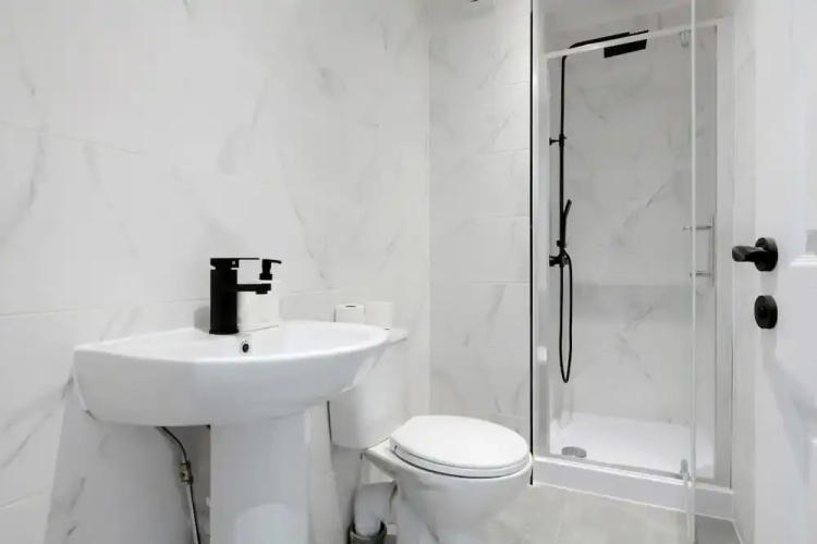 3bed House-free Parking