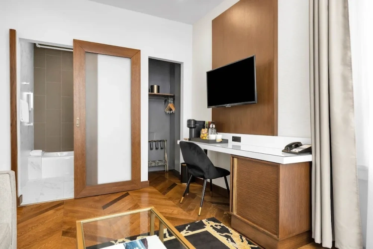 Double Suite