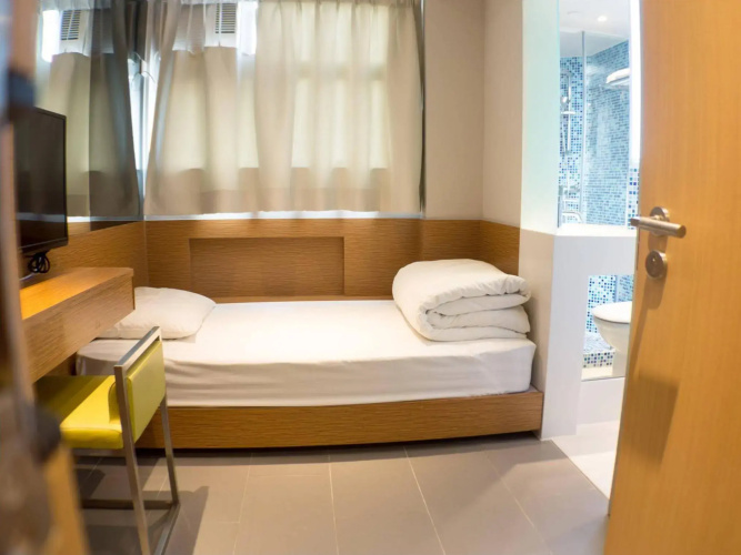 Nuts Hotel