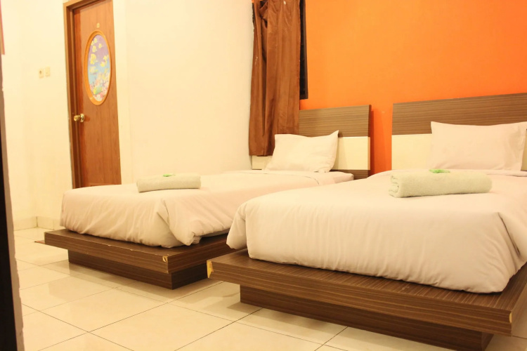 OYO 1251 Residence 8