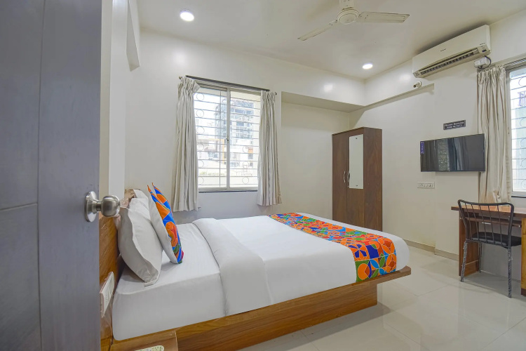 Fabhotel Skylight Studio Rooms