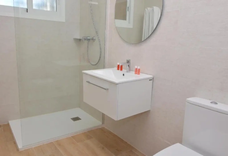 2 Bedrooms Apartment with sea view