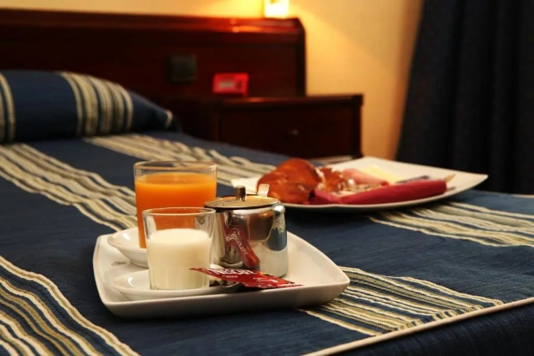 Standard Triple room