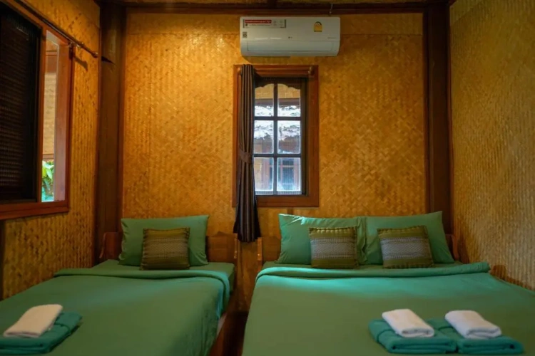 Standard Triple room with balcony