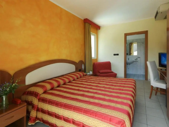 Standard Triple room with balcony
