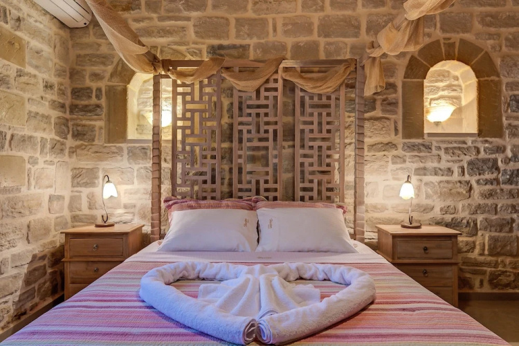 Hectoras Villa in Plaka