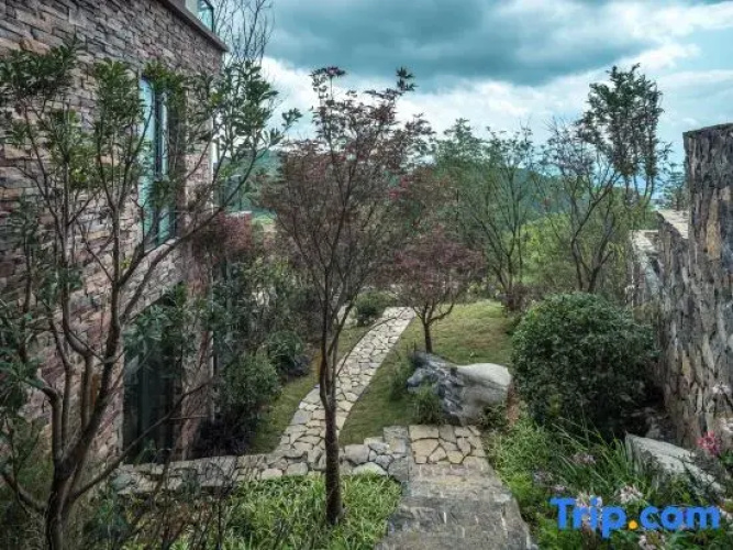 Guiyuan Hilly Hotel Resort