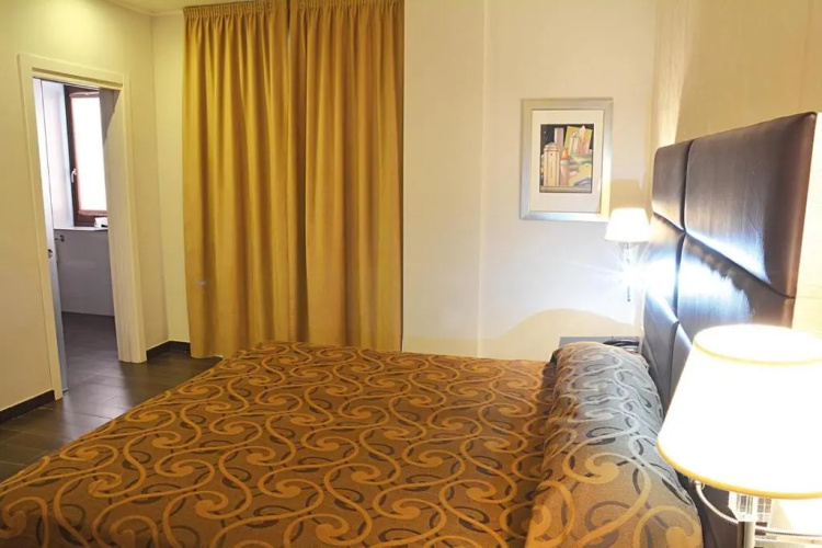 SHotel