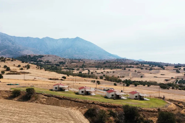 Pezoulia Cottages