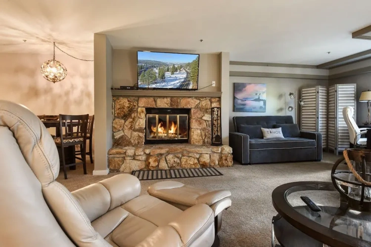 Standard Double room with balcony and with mountain view