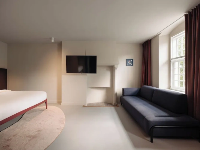 Big with sofa Double room