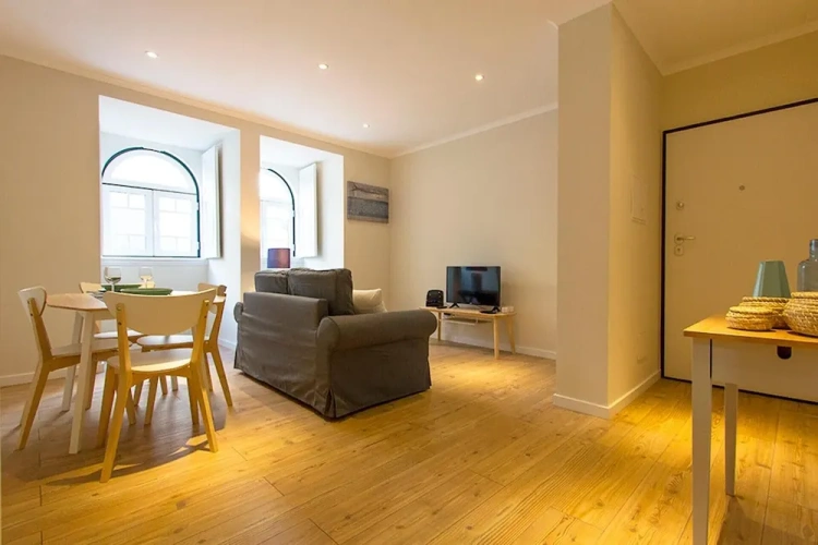 2 Bedrooms Apartment