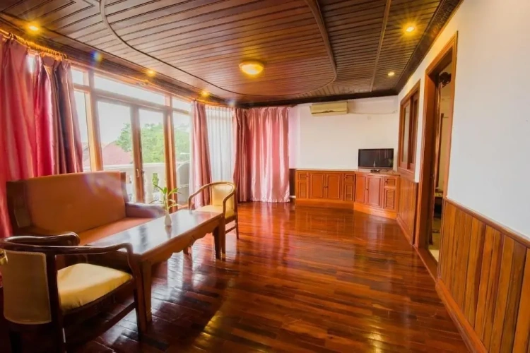 Deluxe Family room with balcony