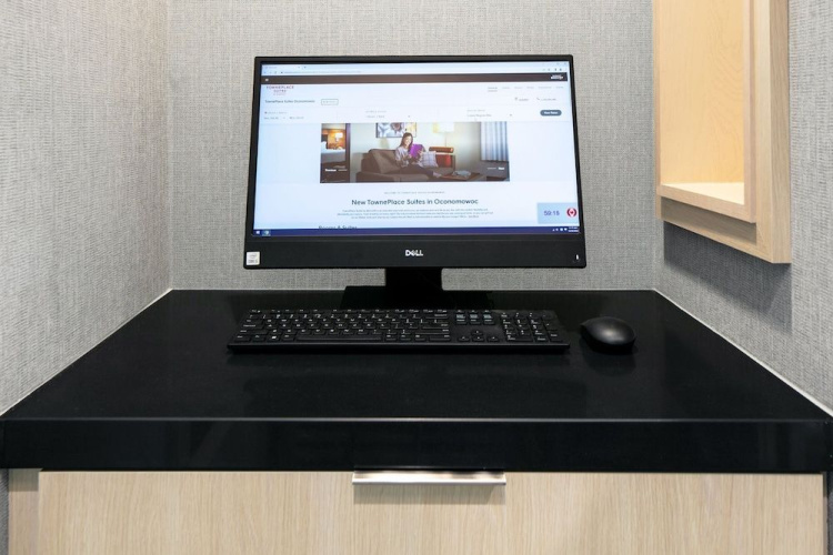 Towneplace Suites By Marriott Oconomowoc