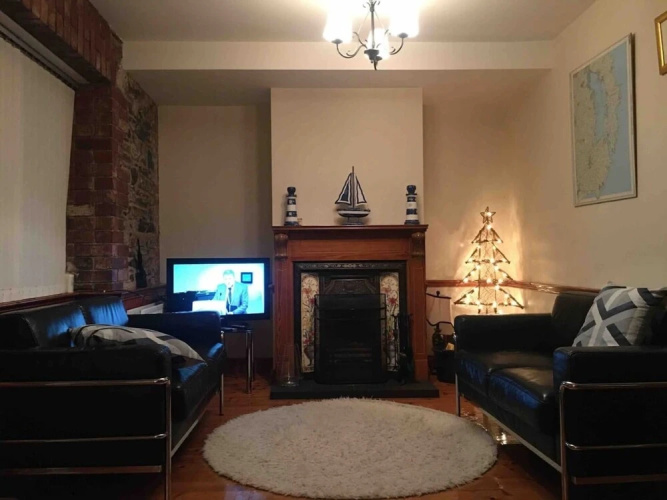 Lovely Apartment Overlooking the Harbour & bay