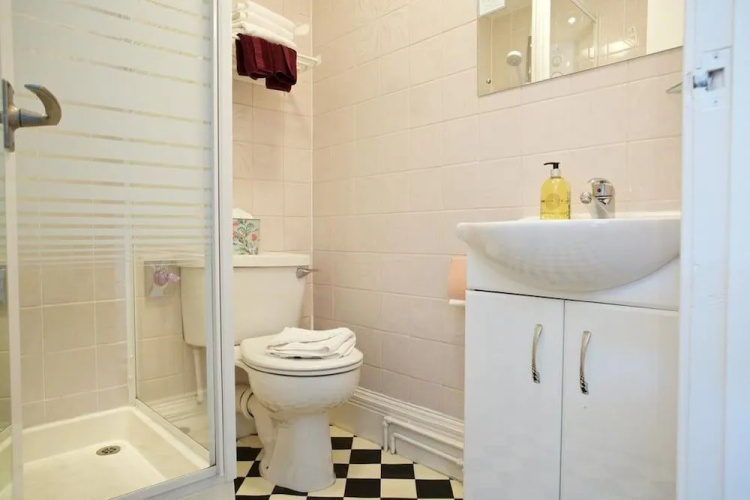 Pitcullen Guest House