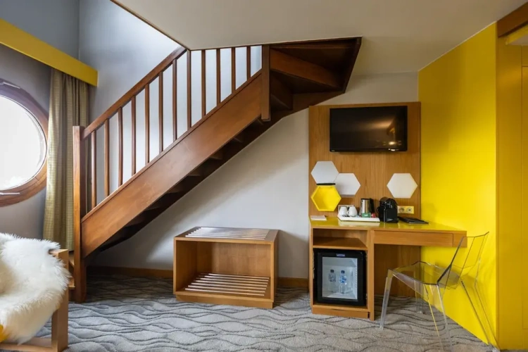 Suite with balcony
