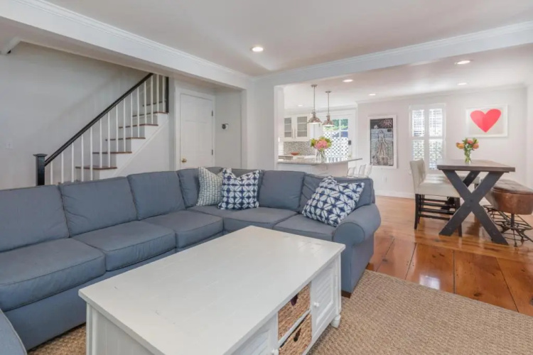 45A Pleasant St