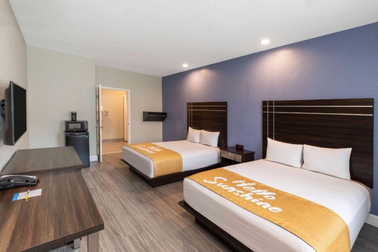 Standard Quadruple room