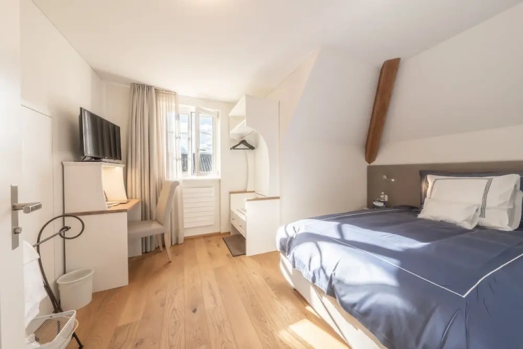 Grand Single room