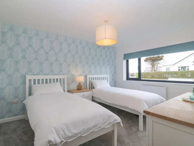11 Capel Farm