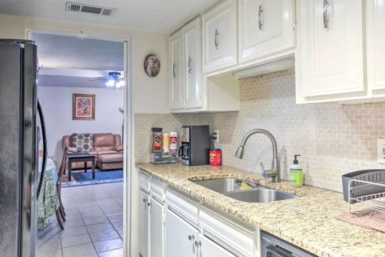 2 Bedrooms Apartment