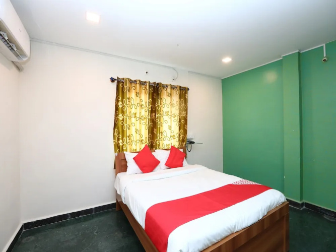 V Wella Comforts By OYO Rooms