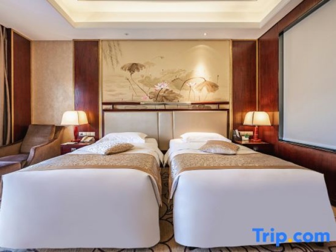 Standard Twin room with balcony