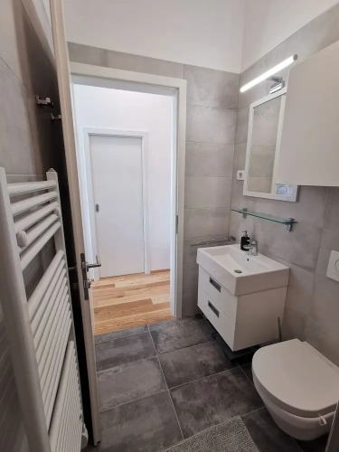 2 Bedrooms Comfort Apartment with city view