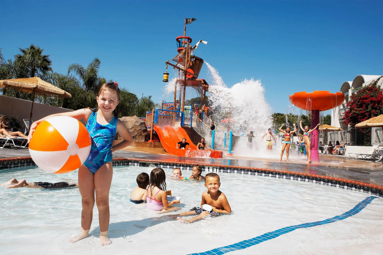 Howard Johnson by Wyndham Anaheim Hotel & Water Playground photo 17