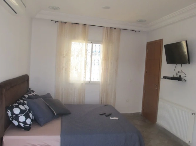 3 Bedrooms Apartment