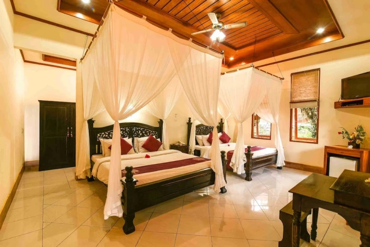 Family Suite with balcony and with garden view