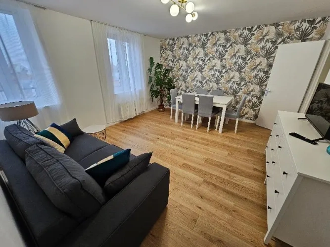 2 Bedrooms Apartment