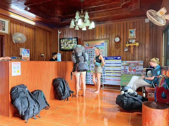 Vangvieng Sisavang Mountain View Hotel