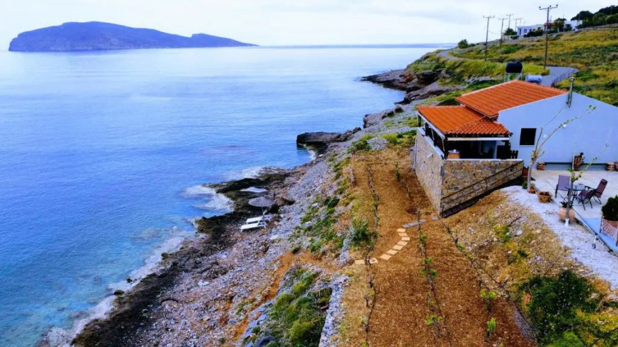 Tholos Alexandra's Beachfront House