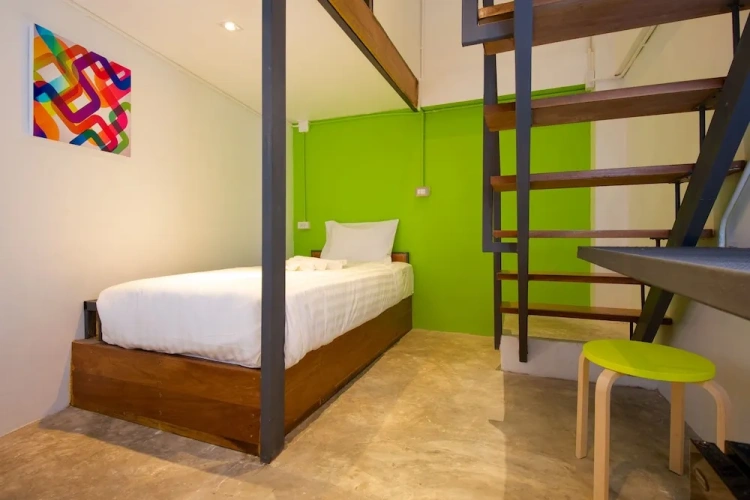 Standard Triple room