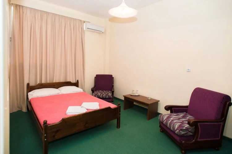 2 Bedrooms Standard Family room