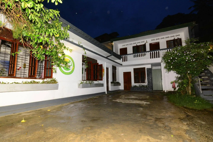 ZEN Rooms Buwalikada Kandy
