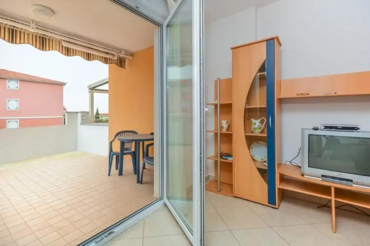 Apartments Ina