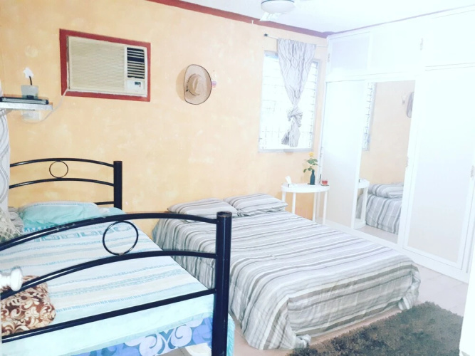Hostal Davishs House