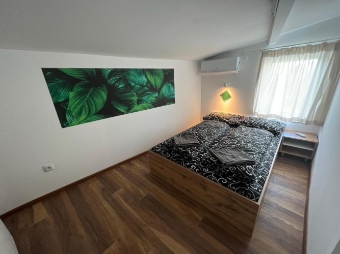 Deluxe Studio